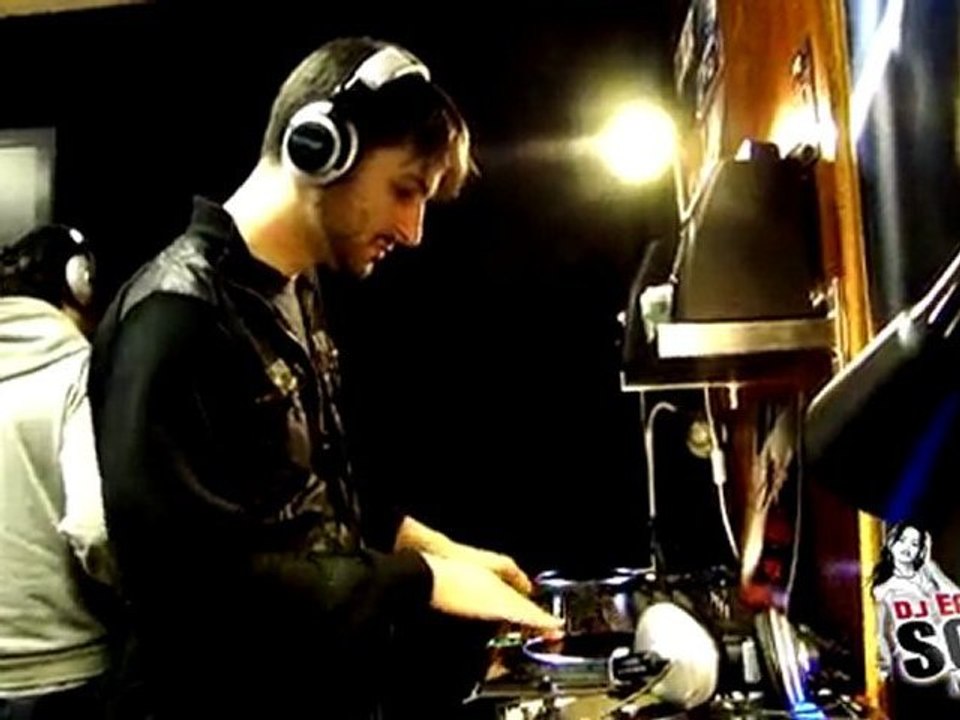 Petite visite de l'ecole en plein cours avec DJ Hitch