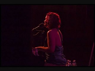 4. Wake Up (live) - Allison Crowe - Spiral