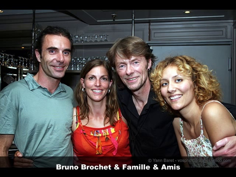 SHOW ROLLING DOMINOS