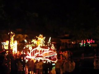 Orage sur Disneyland Paris pendant la parade électrique