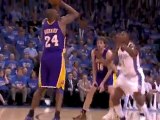 Kobe Bryant scores 32 points and grabs seven rebounds as the