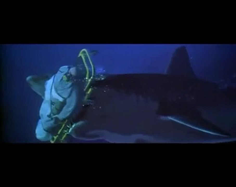 Deep Blue Sea Movie Trailer