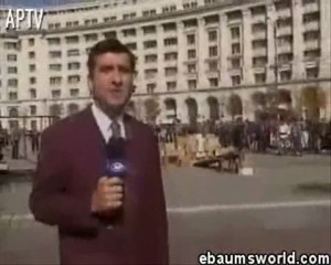 Muhabire canlı yayında araba çarptı!