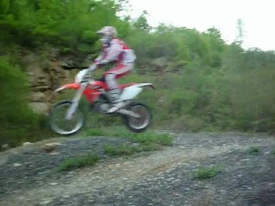 Moi sur Honda HM CRE sur petit saut