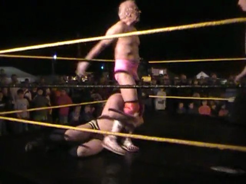 Cowboy Kyle Vs Robbie Ellis