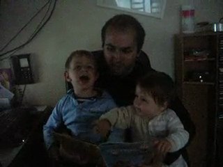 Papa lit une histoire