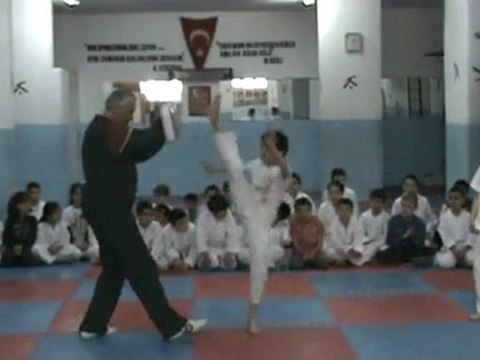 İmparator Taekwondo Minikler Gosteri Antremani