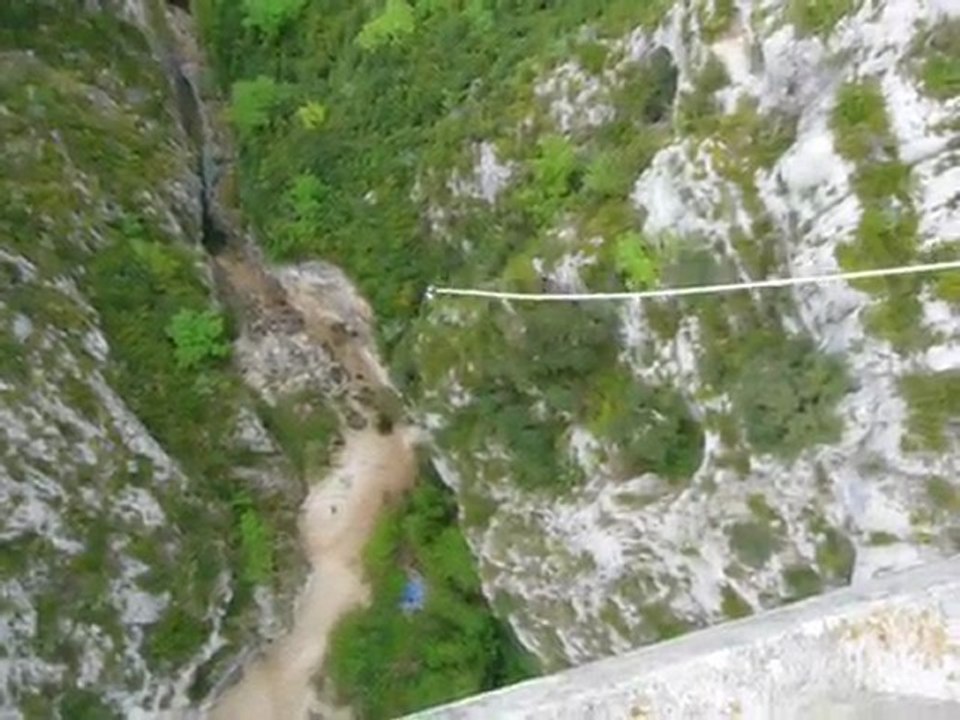 Saut a l'elastique Pont de l'artuby 2 Mai 2010 .