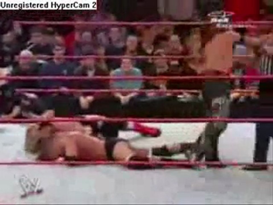 triple h hurt his knee