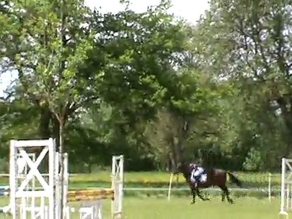 Aurore et Rosalie, 2 mai 2010, vars, club 2 (85 cm)