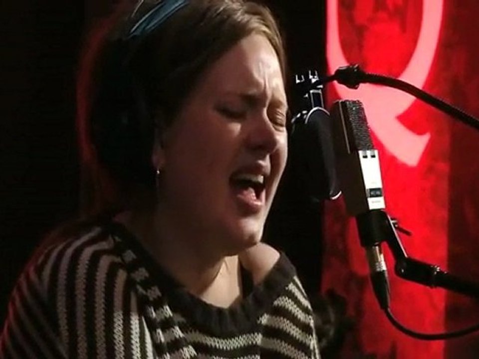 Adele - Hometown Glory (Live on Q TV 2008)