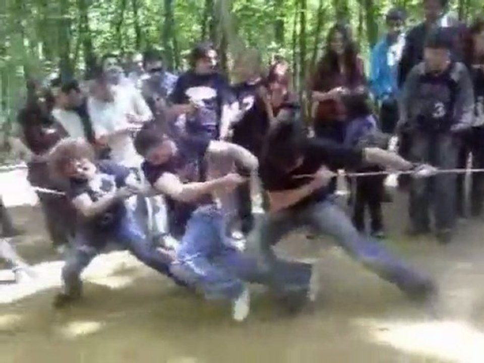 Halatla Çekme Yarışması Büyük Mücadele :D