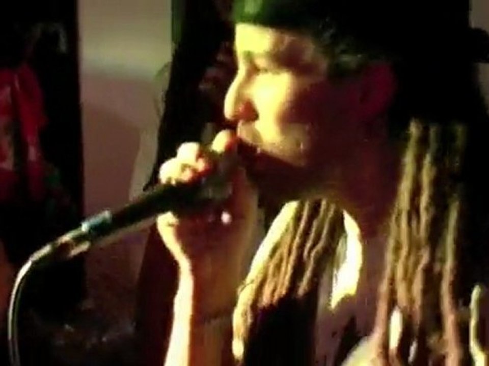 MOTA FAVELA  1ère partie Chezidek au Belushi's