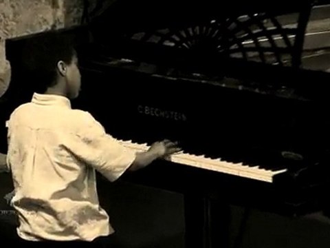 BANDE ANNONCE OFFCIELLE - 'AUTOUR DU PIANO' 26 JUIN 2010