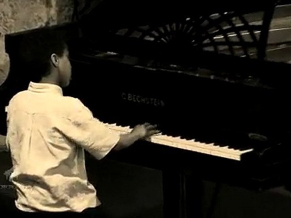 BANDE ANNONCE OFFCIELLE - 'AUTOUR DU PIANO' 26 JUIN 2010