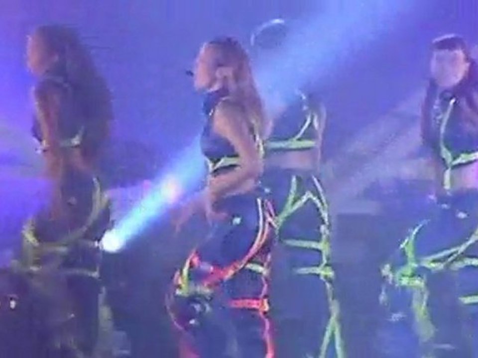 Alizée reportage et interview SOIR 3 (04/04/10)