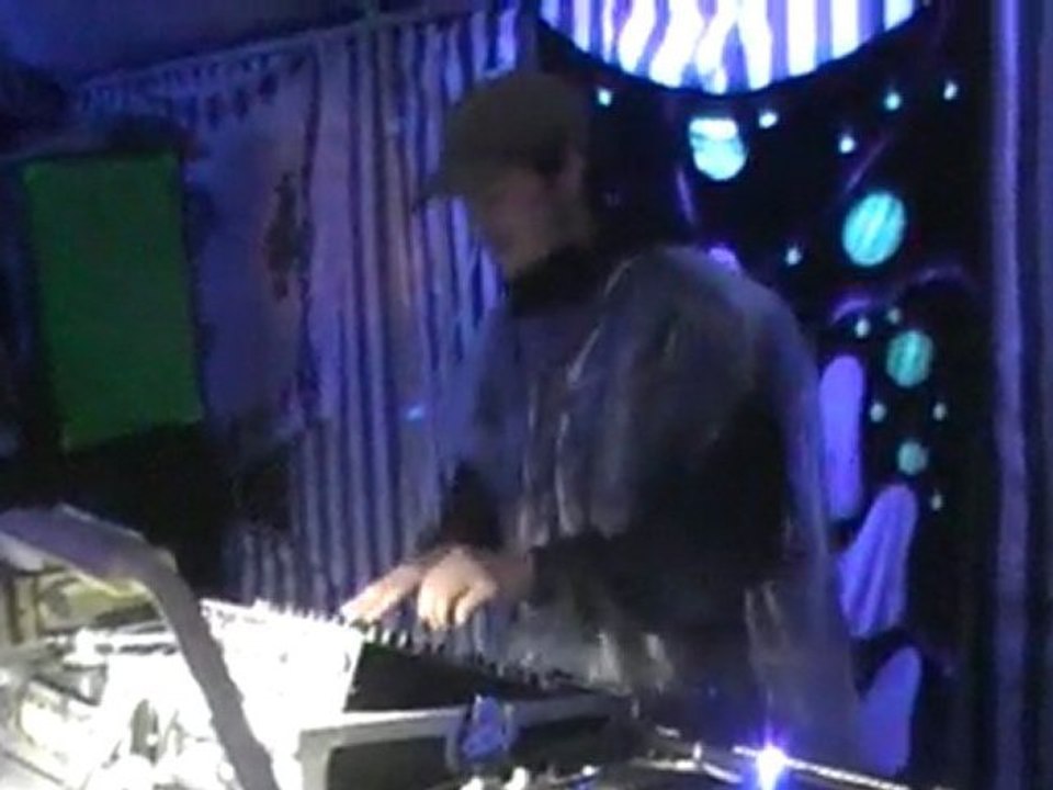 TEKOS 1 MAI 2010 LA TOUR DU CRIEU