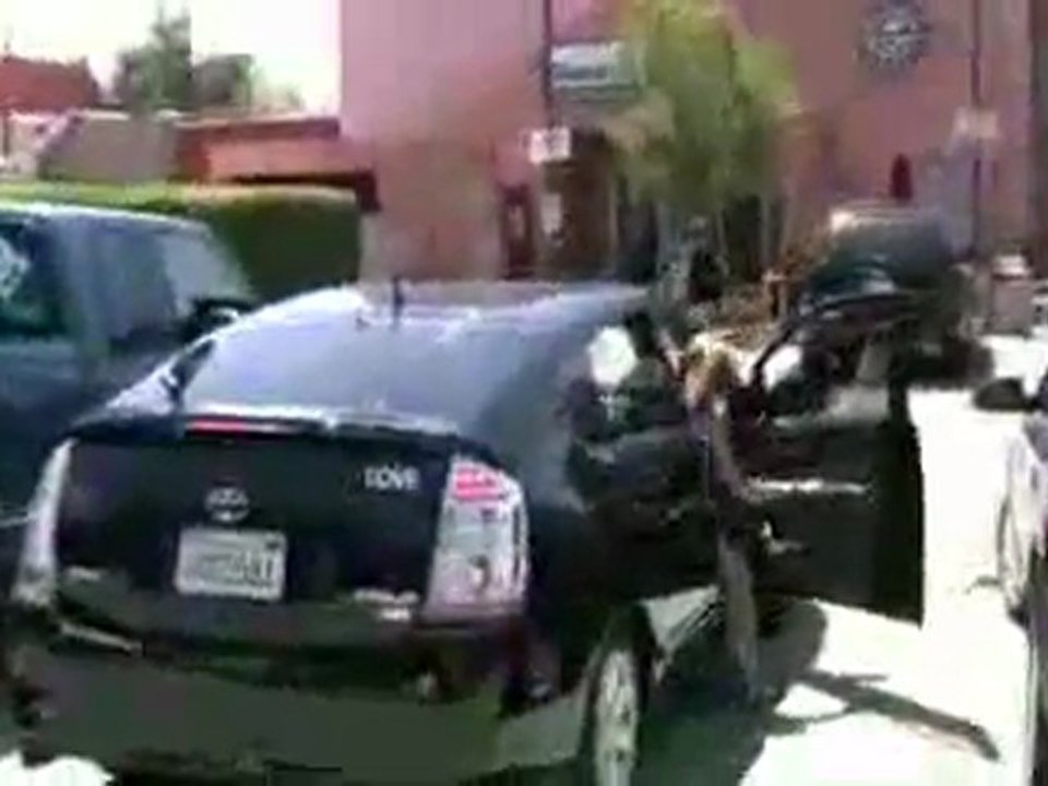Miley Cyrus saliendo de "Coffee Bean" 3/5/10