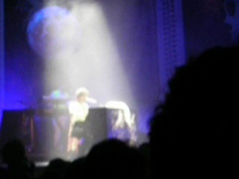 MIKA - 24 avril 2010 à Lyon - Toy Boy