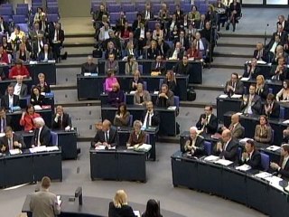 Aide à la Grèce: "Il en va de l'avenir de l'Europe" (Merkel)