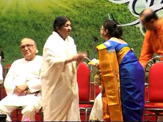 DINANATH MANGESHKAR PURASKAR Award