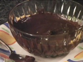 How to Make Chocolate Covered Pretzels