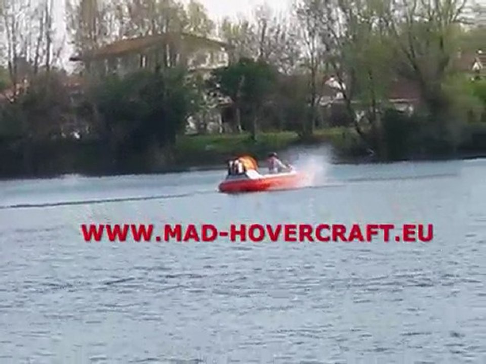 Amphibian airboat watercraft MAD81 hovercraft