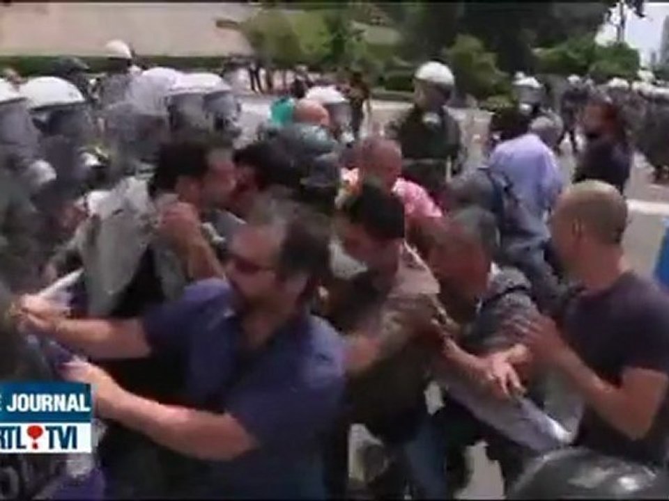 La crise met le feu à la Grèce  3 employés de banque tués