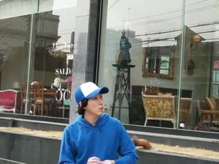 Master of Business Card Throwing