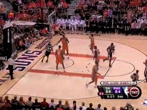 Richard Jefferson takes another nice alley-oop pass, this ti