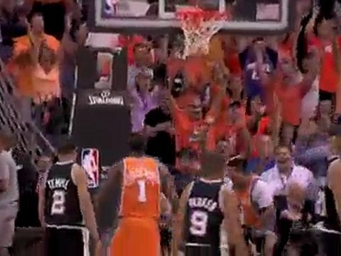 Steve Nash drops the pass off to Amar'e Stoudemire who finis