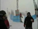 Wkurzony narciarz robi zadymę po wypadku na stoku - fail