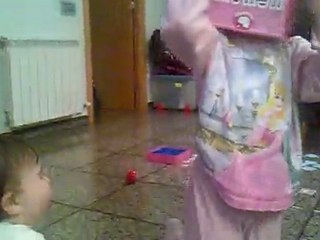 Noelia fait la folle et Hugo s'éclate