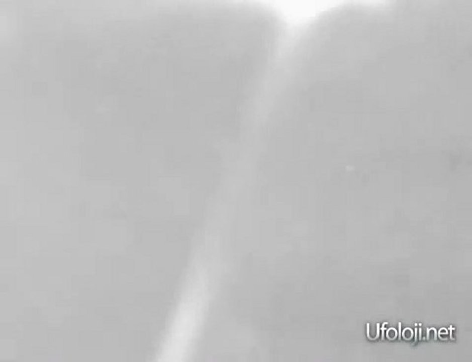 3 May 2010 - East Field of Wiltshire - UFO Beam Footage