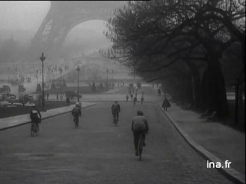 Course de porteurs de journaux au Palais de Chaillot (Paris)