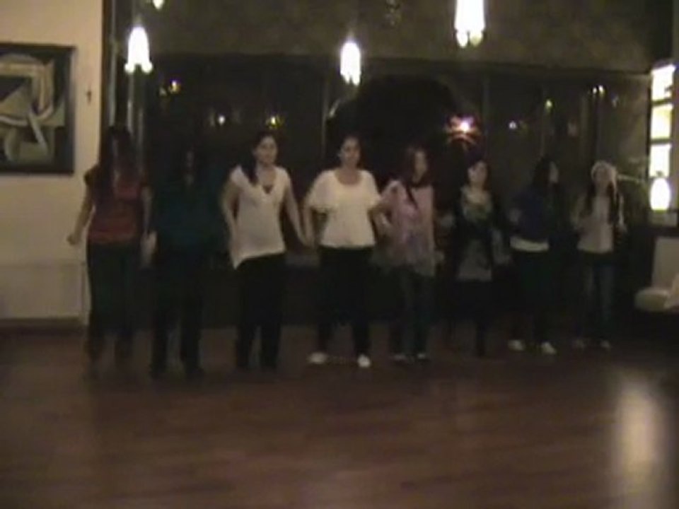 NECDET HOCA KEMENÇESİ EŞLİĞİNDE  KIZLAR GÖSTERİSİ..