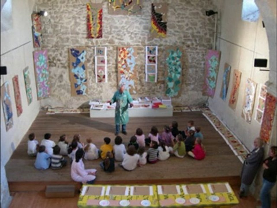 Ecoles primaires PIOLENC. Peinture sur toile de jute.