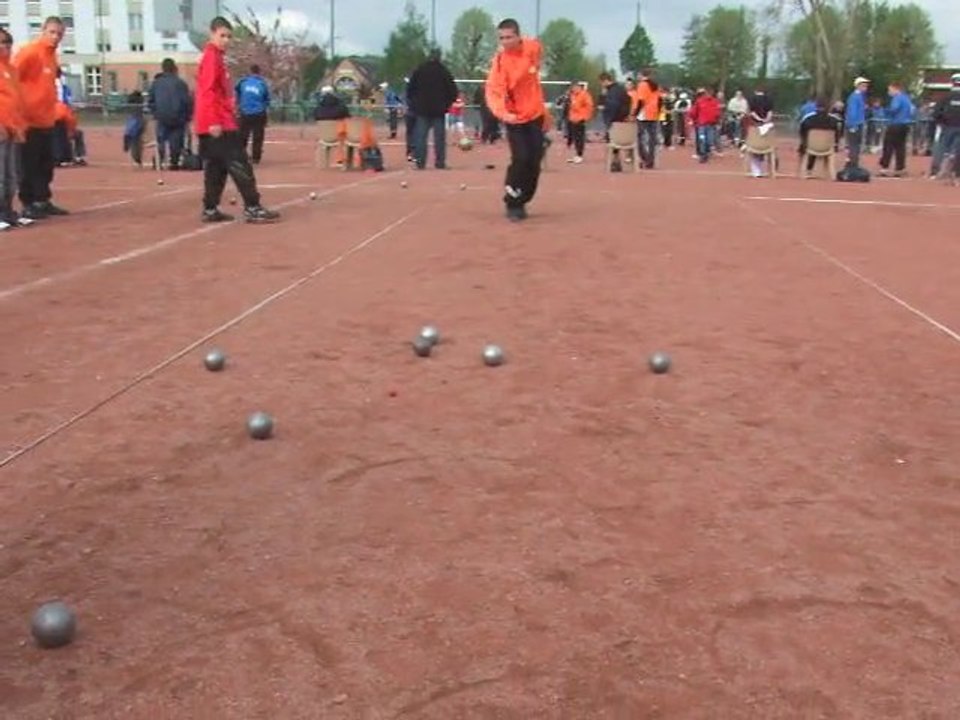 Championnat départemental jeunes de pétanque à Cambrai
