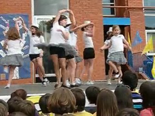 Fiestas 2010 - Grupo baile moderno 1