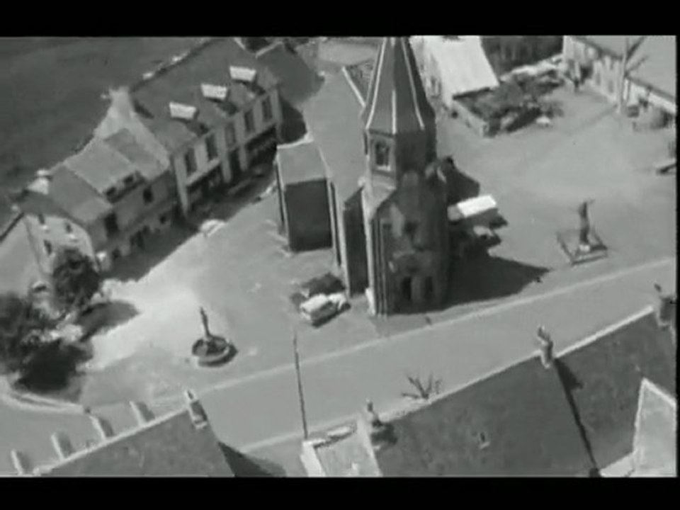 le village de Montboudif (Cantal) en 1971