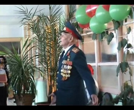 Торжественная линейка, посвященная 65-летию Великой победы