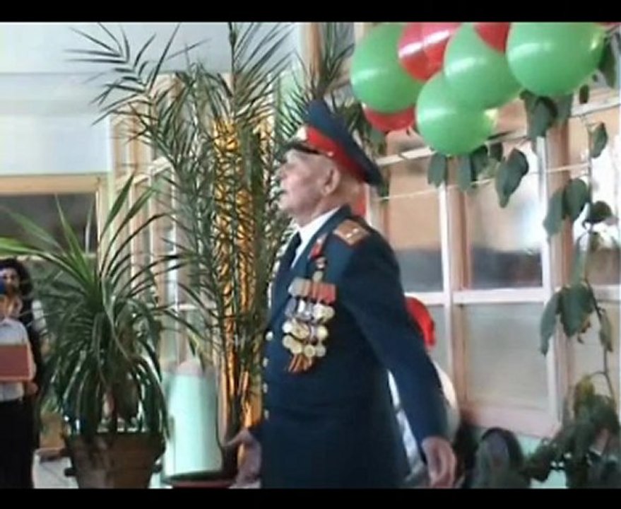 Торжественная линейка, посвященная 65-летию Великой победы