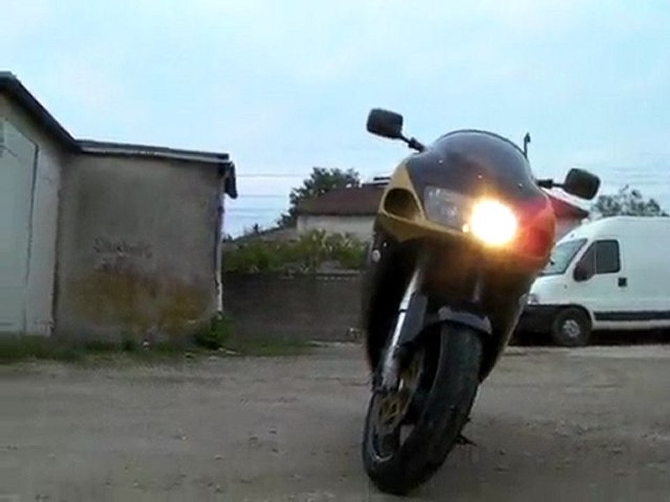 Suzuki GSX-R Srad