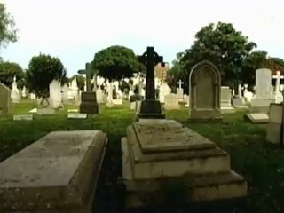 A LA VUELTA DE LA ESQUINA - CEMENTERIOS EN LIMA 1-2