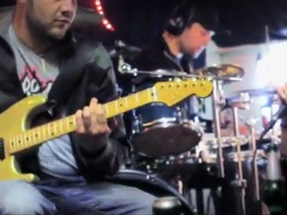 Parissa - mom (live)