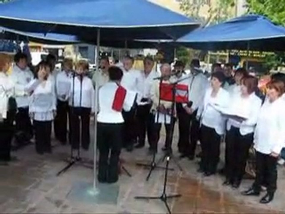 Le "Chant des Partisans" par les Chanteurs Agglomérés