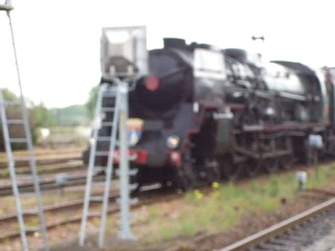 LOCOMOTIVE A VAPEUR 241 P 17 A CHAUMONT