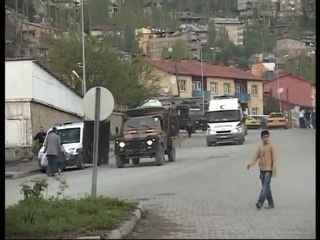 Yaralı askerler helikopterle Hakkari'ye getirildi