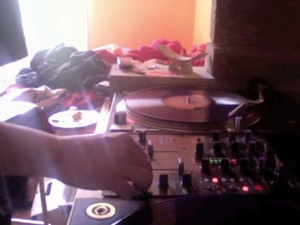 DeeJay Pee - Fidget ElectroHouse 2010