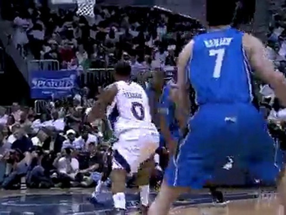 Rashard Lewis scores 22 points in the Magic's Game 3 win.